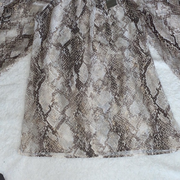 NWT Chicos women’s sz 1, foiled reptile deseree three-quarter sleeve top blouse - Picture 3 of 8